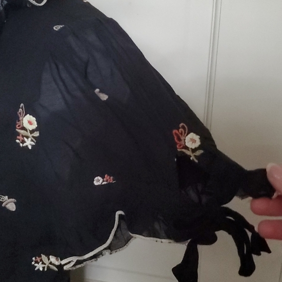 LITHE Anthropologie ruffle button down, size 4 - Picture 2 of 3